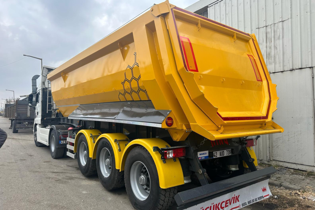 U Type – Half Pipe Tipping Semi Trailer 1